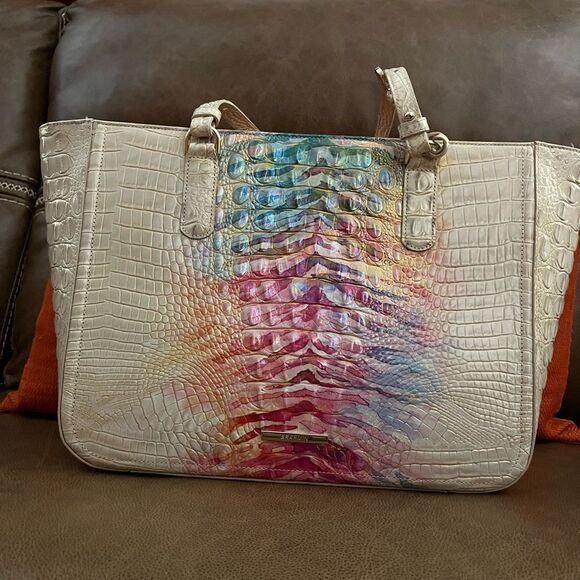 Brahmin Cream and Pink Tote Bag with Stylish Design - Picture 5 of 6